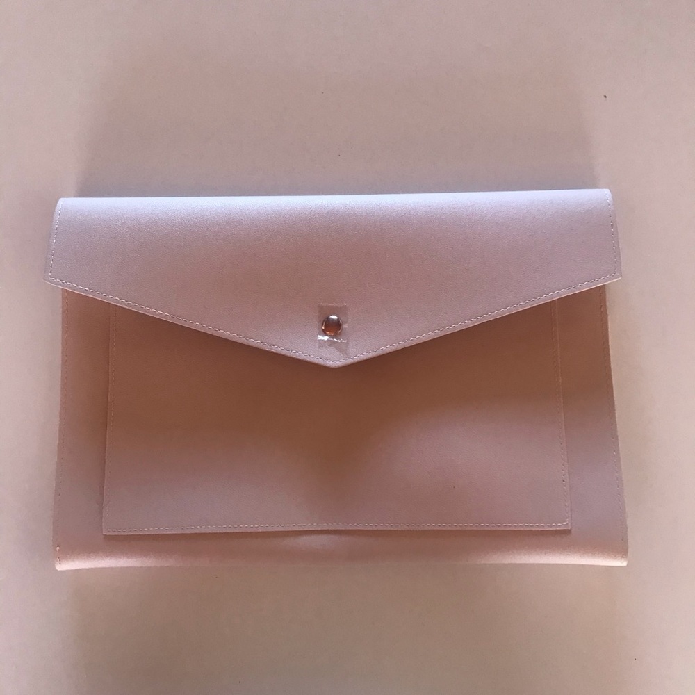 Vegan leather tablet case / portfolio.